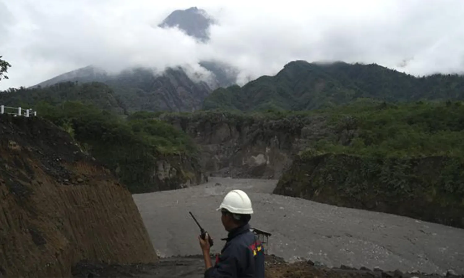 BPPTKG: Gunung Merapi Luncurkan Guguran Awan Panas Dua Kali Hari Ini