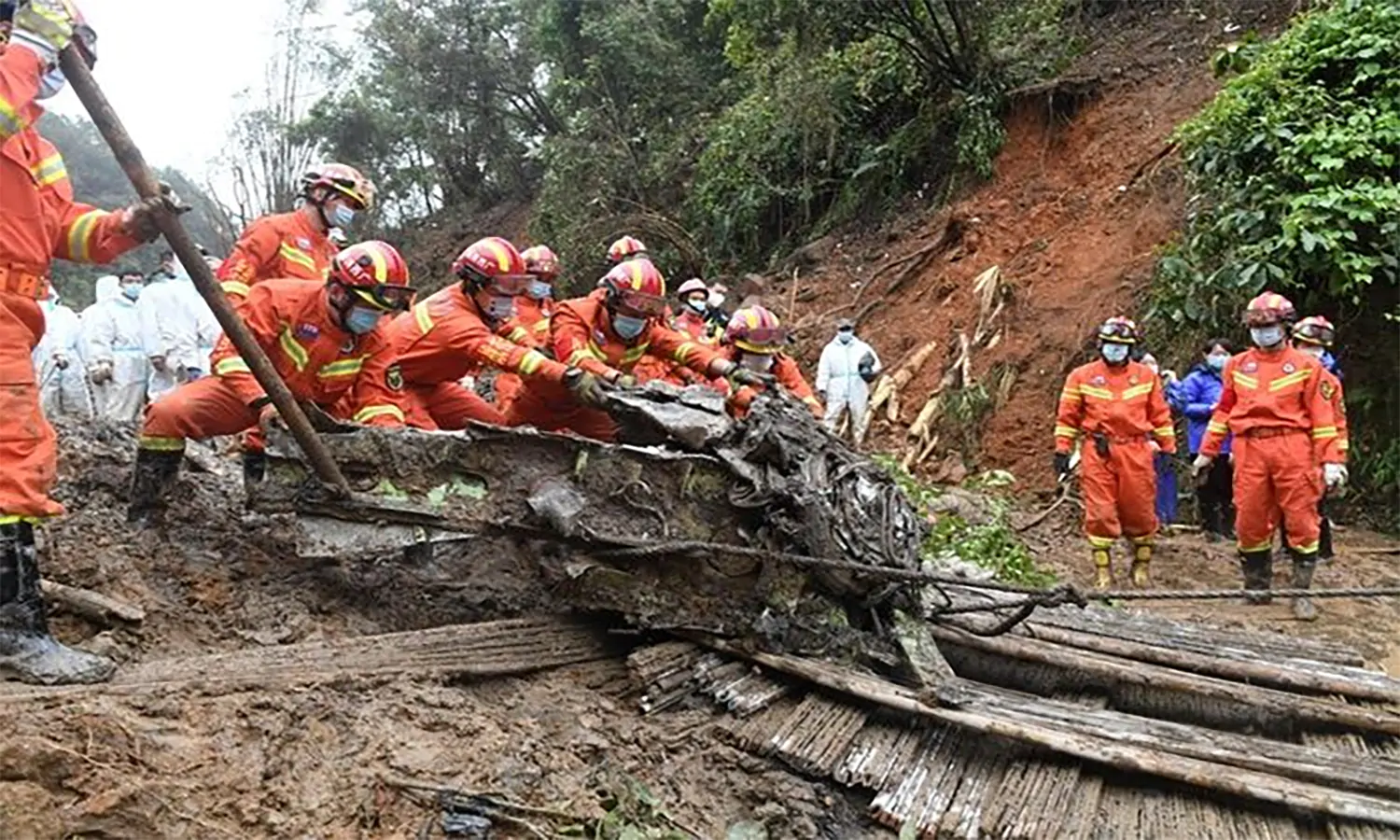 Pencarian Jasad Penumpang dan Kotak Hitam Kedua Pesawat China Eastern Masih Berlangsung
