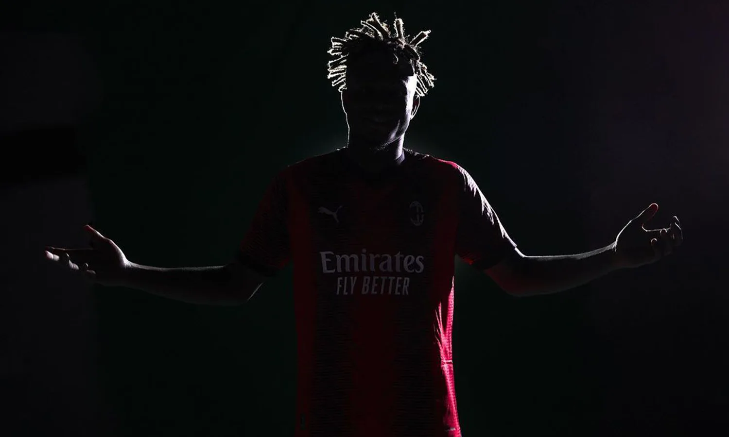 AC Milan Resmi Perkenalkan Rekrutan Baru Samuel Chukwueze dari Villarreal
