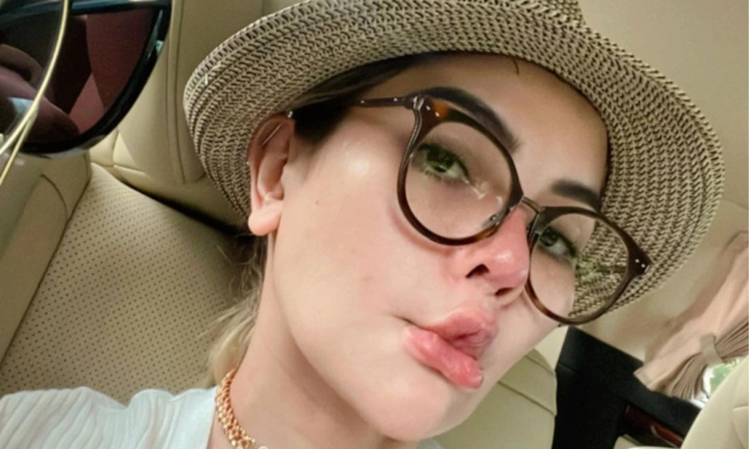 Nikita Mirzani buat Geger Netizen, Pamer Body Mulus Tanpa Busana