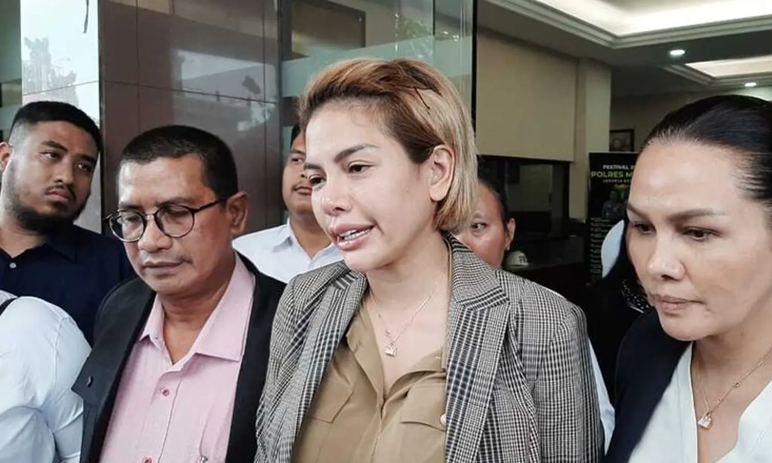 Dito Mahendra Sakit, Sidang Nikita Mirzani Ditunda Kamis Depan