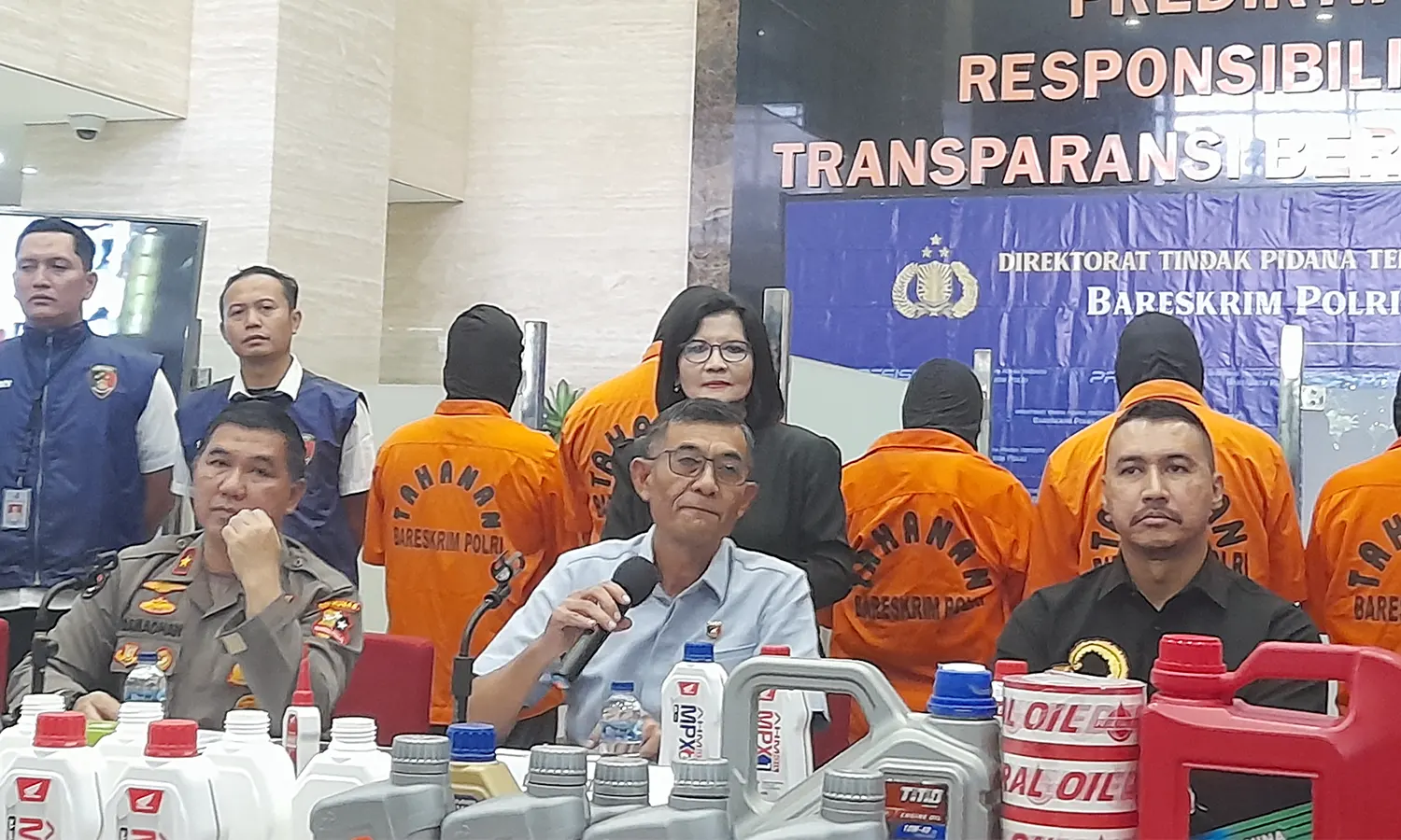 Ini Peran Lima Pelaku Peredaran Oli Palsu, Omzet Capai Rp20 miliar