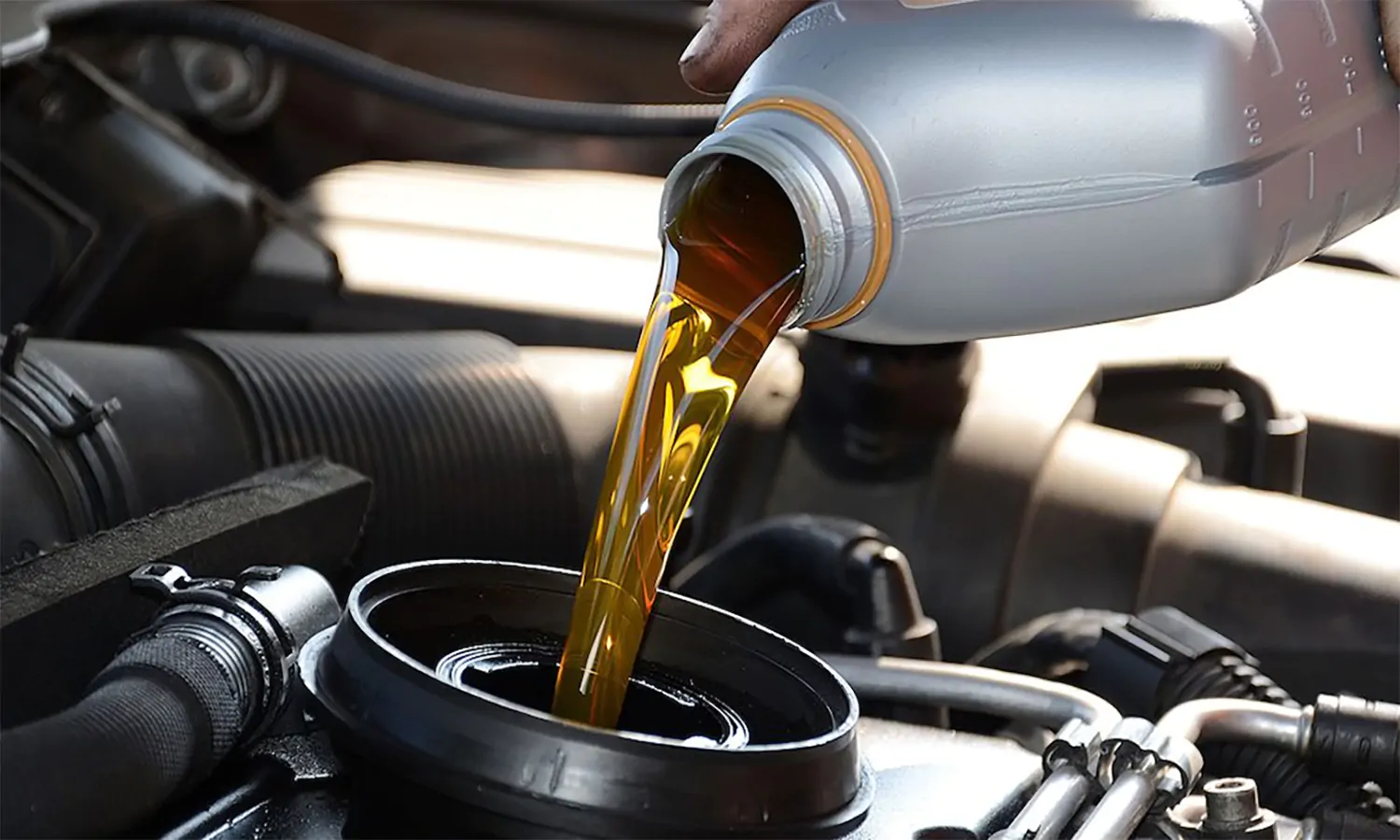 Cara Mudah Mengganti Oli Mobil Tanpa Harus ke Bengkel