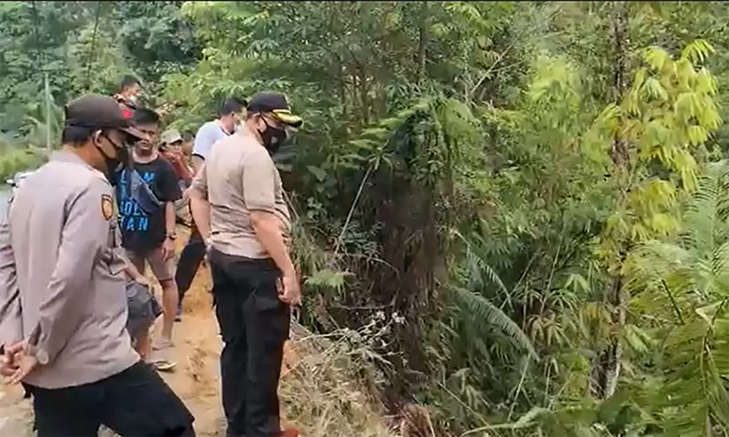 Niat Pergi Melayat, Minibus Terperosok Ke Jurang di Pakpak Bharat, 5 Orang Tewas