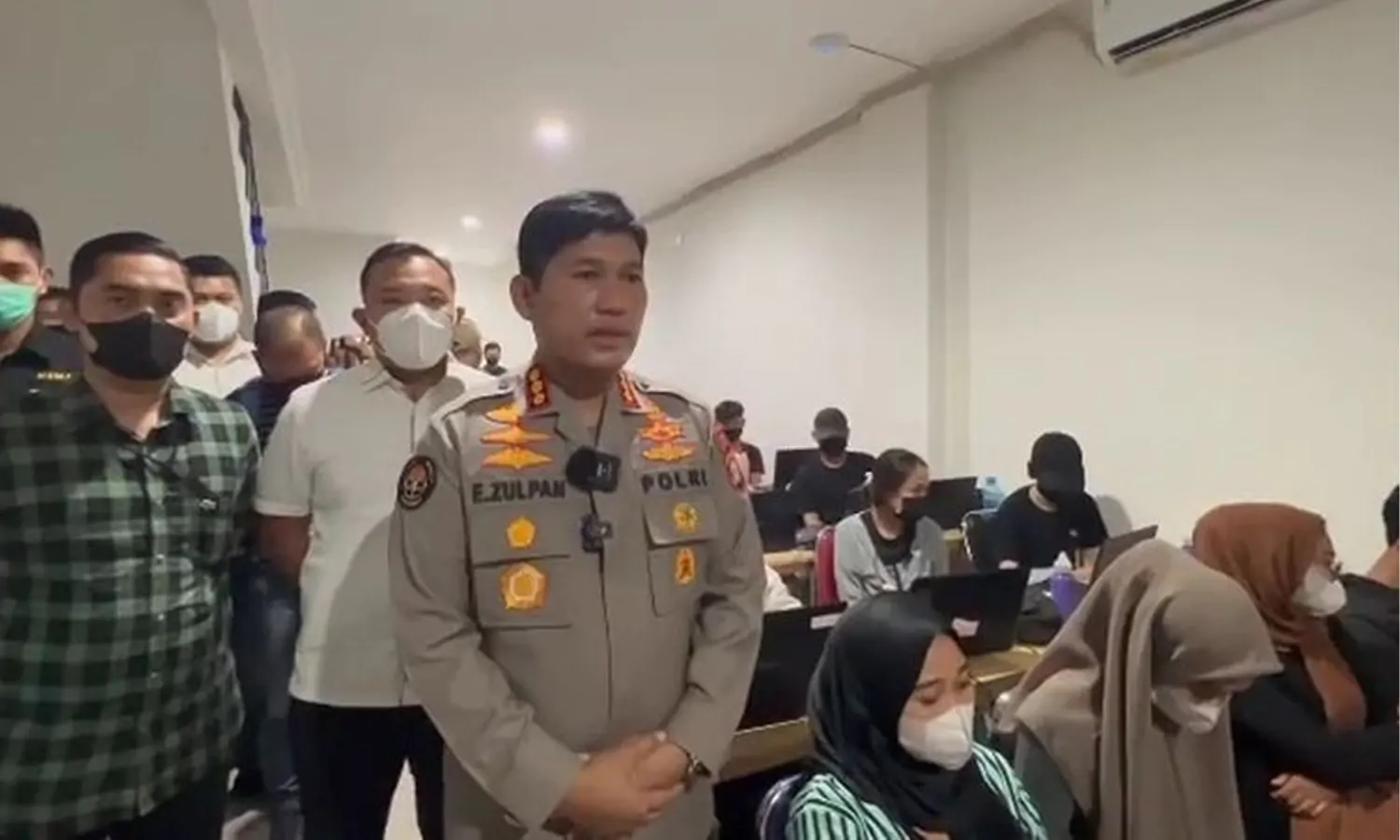 Kantor Pinjol Ilegal di PIK Kelola Belasan Aplikasi