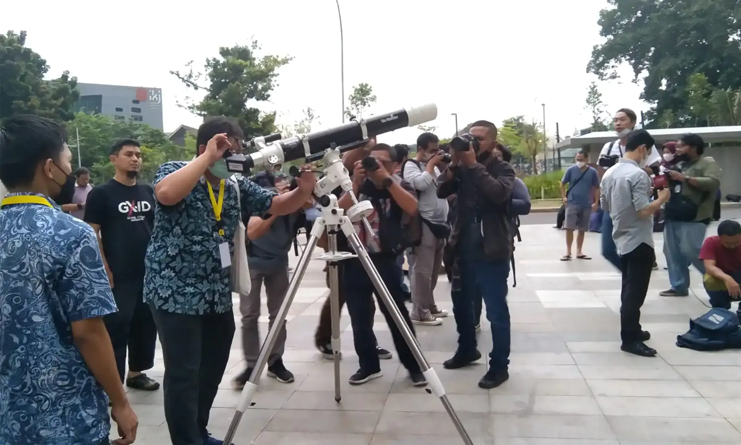 Diguyur Hujan, Acara Pemantauan Gerhana Bulan Total di Jakarta Tertunda