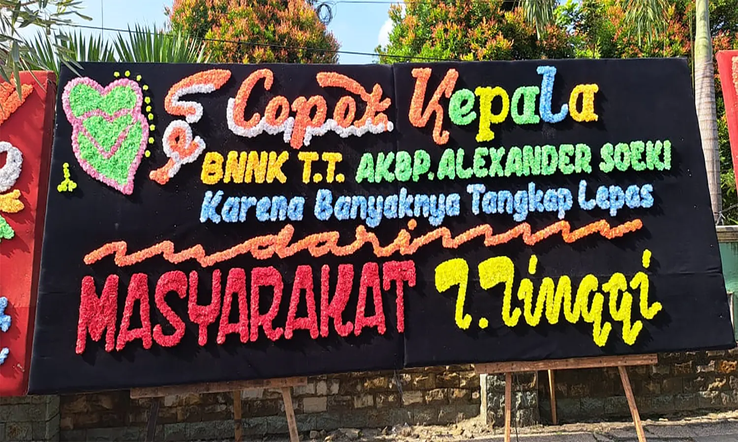Wali Kota Tebing Tinggi Dihadiahi Papan Bunga Kinerja Buruk