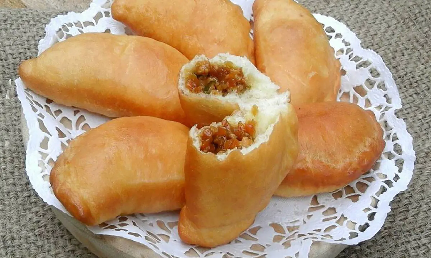 Resep Panada Ayam Suwir Pedas Anti Kempes