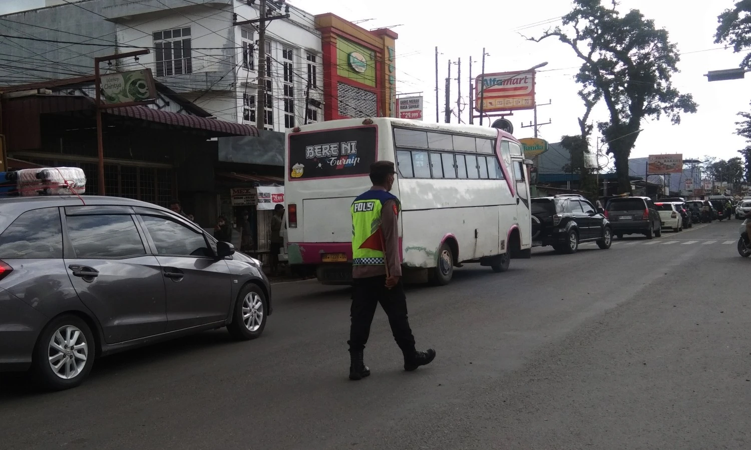 Kondisi Berbeda Simpang Dua Jelang Libur Tahun Baru, Kemacetan Terurai Mobilitas Terpantau Lancar