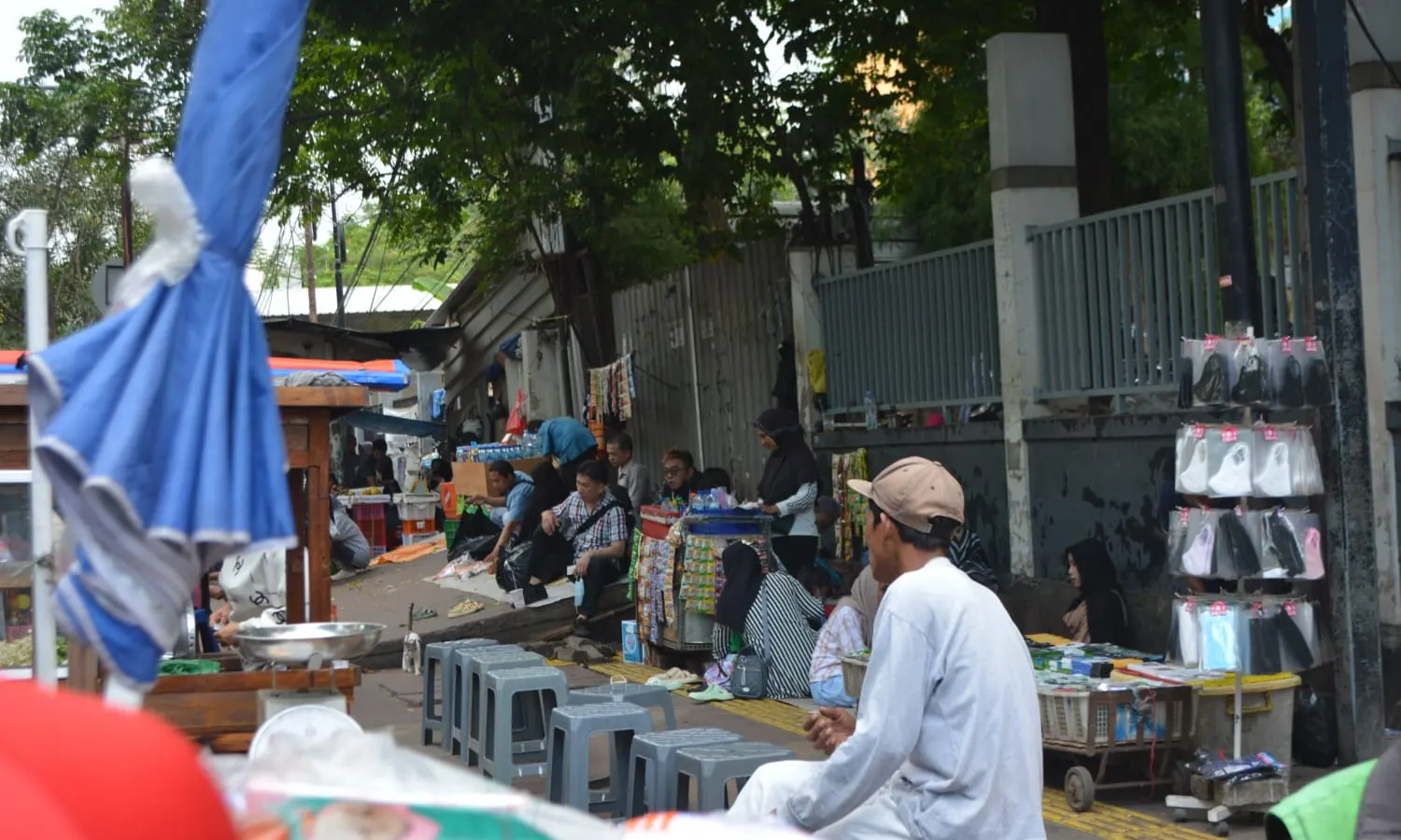 Pedagang di Kawasan Pasar Senen Sebut Setiap Hari Bayar Rp10 Ribu untuk Oknum Satpol PP
