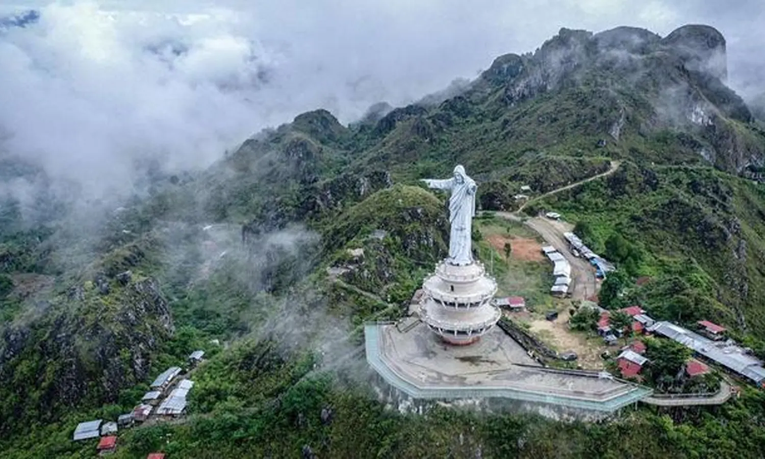 Mengintip Keajaiban Patung Yesus Tertinggi Sedunia di Tana Toraja