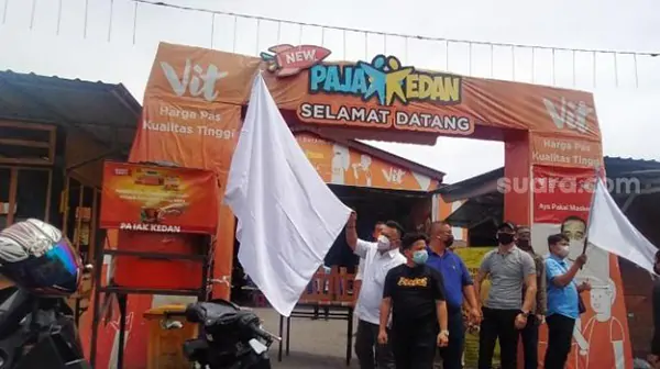 Menyerah Dengan Ketentuan PPKM, Pedagang Kuliner Kota Medan Kibarkan Bendera Putih.