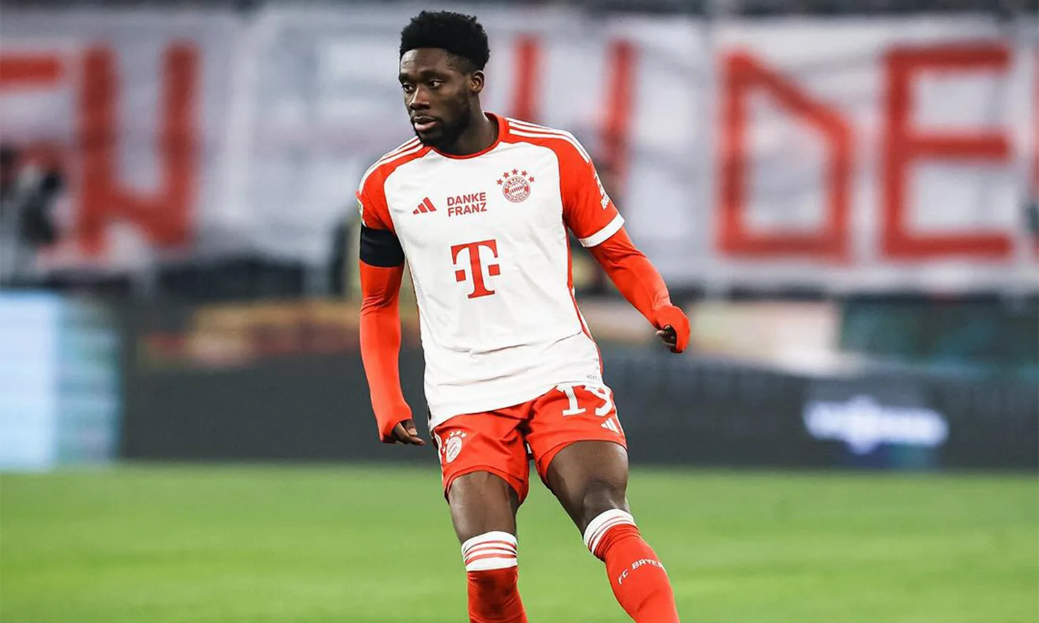 Deadline Perpanjangan Kontrak di Bayern Munchen Berakhir, Peluang Alphonso Davies Ke Real Madrid Semakin Nyata!