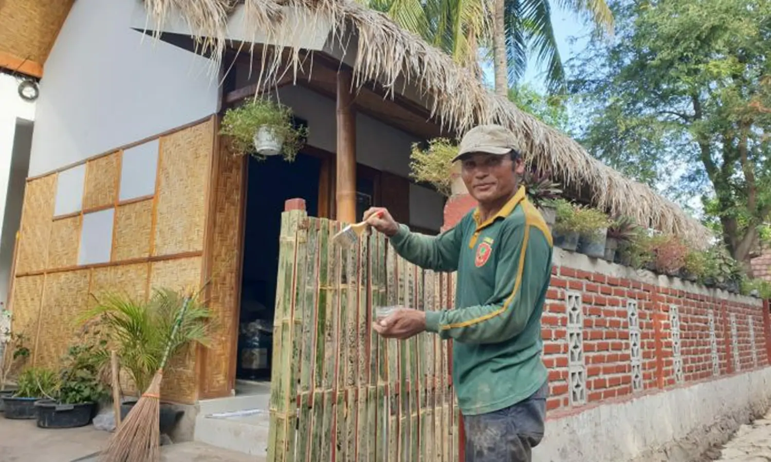 Sambut MotoGP Mandalika, KemenPUPR bedah 915 Rumah Warga menjadi Homestay 