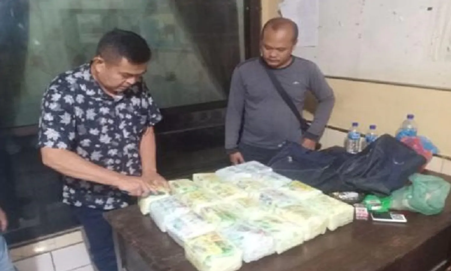 Gagalkan Penyeludupan, Nelayan Perairan Merdeka Temukan Tas Berisi 20 KG Sabu Tak Bertuan