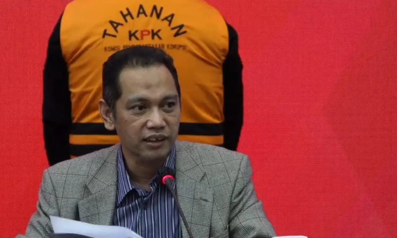 Jadi Tersangka Perintangan Penyidikan, Pengacara Lukas Enembe Ditahan KPK 20 Hari ke Depan