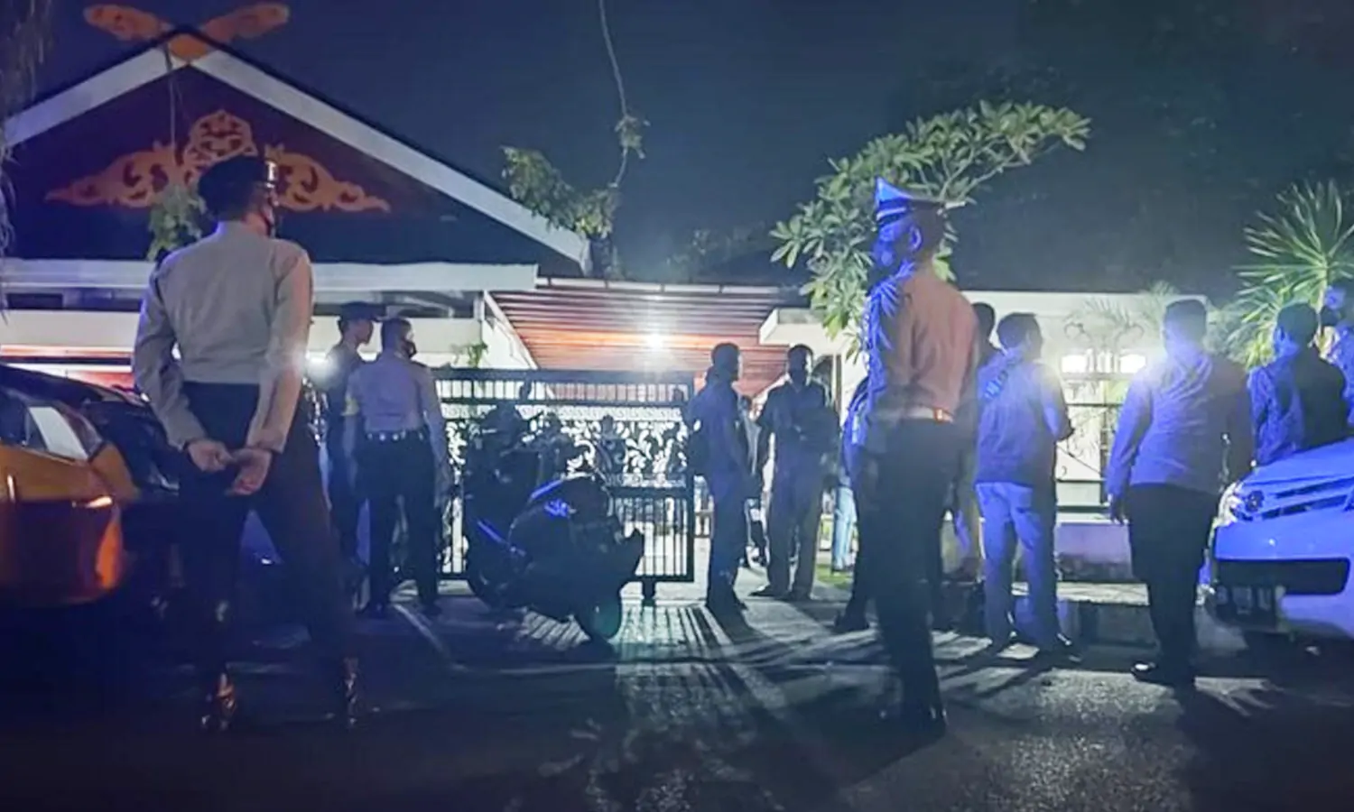 Rumah Dinas Wakil Ketua DPRD Riau Diserang 10 Preman 