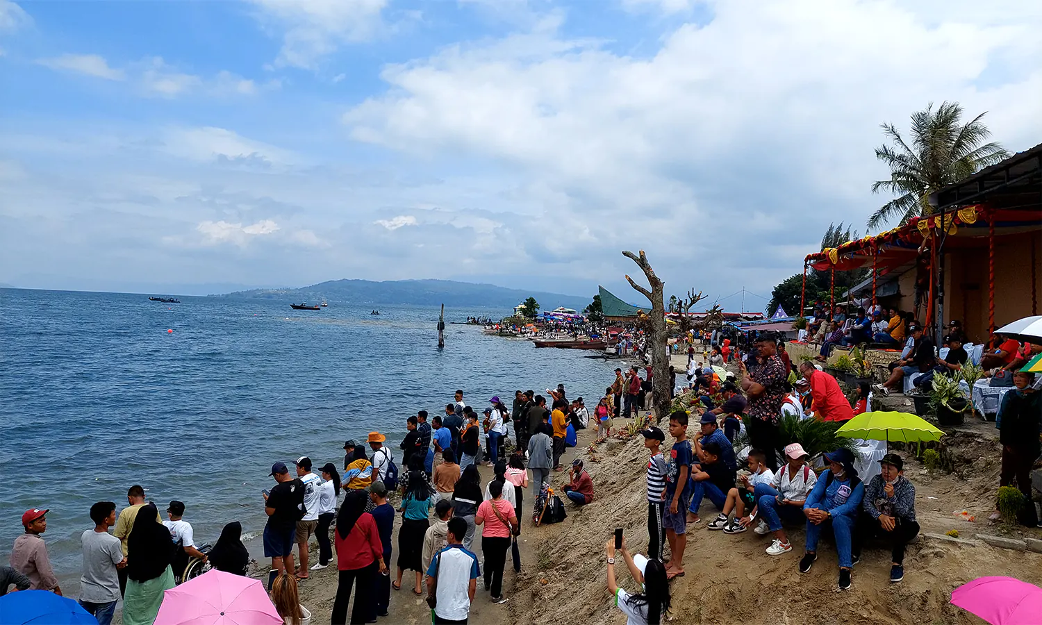 Magnet F1H2O, Warga Pendatang Rela Tidur di Mobil demi Menonton