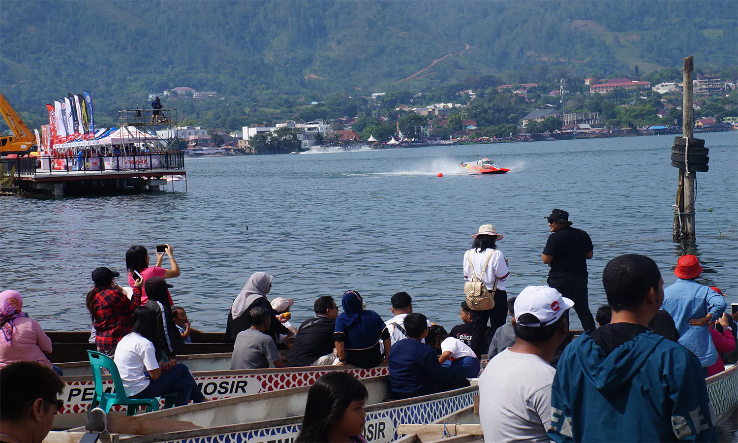Tembus 1.759 Pengunjung yang Nobar F1H2O di Ruko Warga