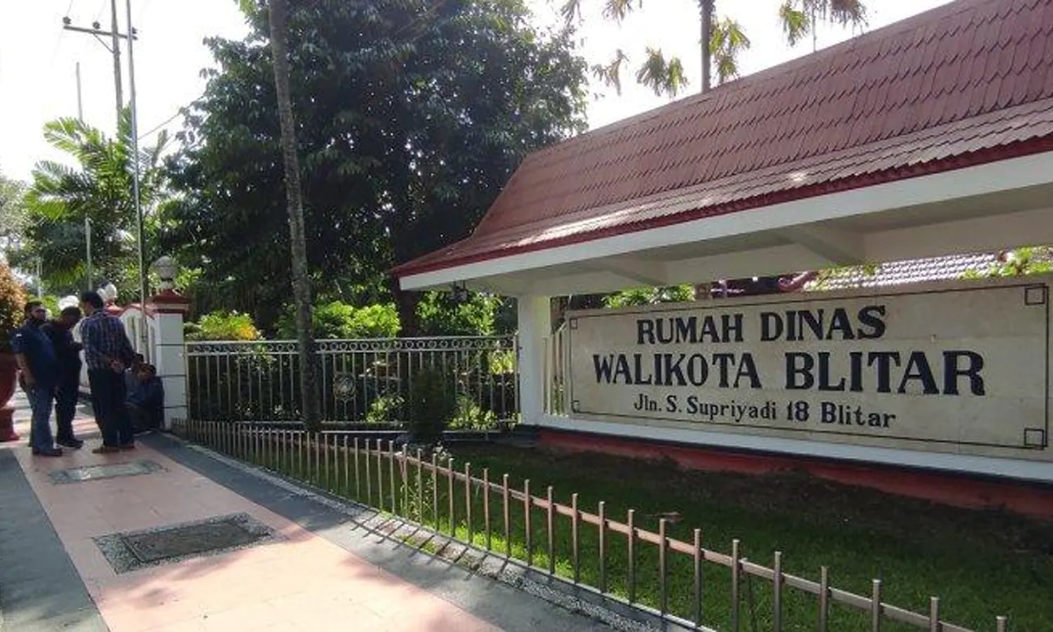Rumah Dinas Dirampok! Wali Kota Blitar dan Istri Disekap di Kamar