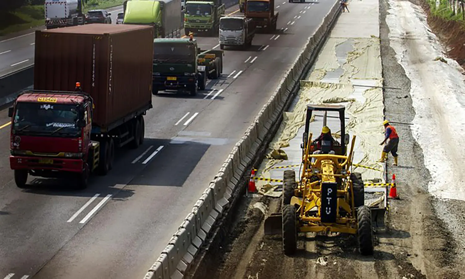 Tetap Beroperasi Normal, Ini Lokasi Perbaikan Jalan Tol Jakarta-Cikampek hingga Pekan Depan