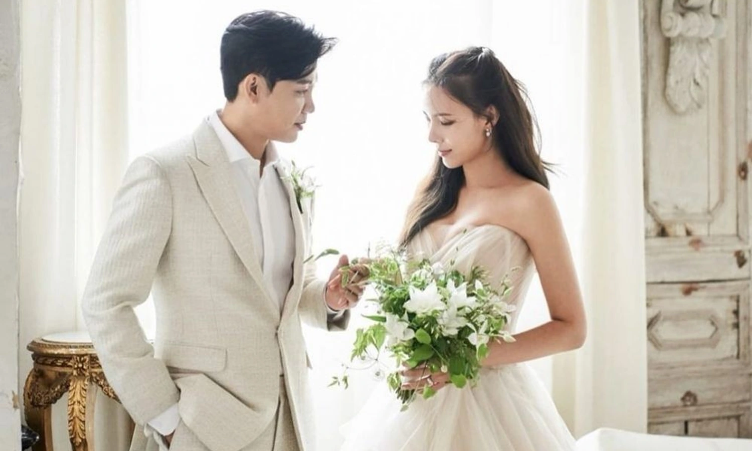 Pernikahan Kim Eun Jung dan Produser Musik Kei Lim 