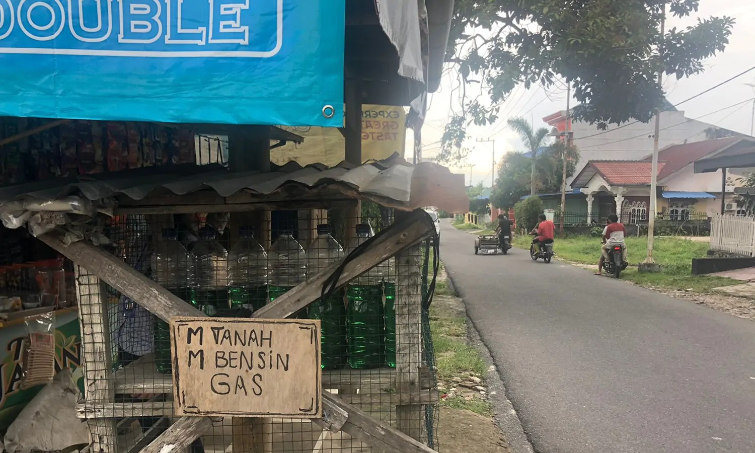 Beli Pertalite Pakai Jerigen Dilarang, Penjual Eceran Pasrah