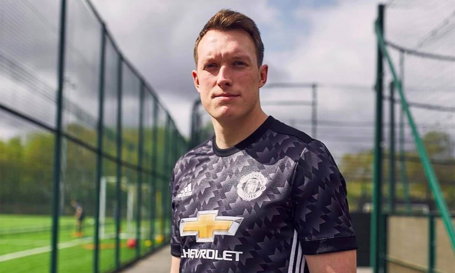 Liga Inggris: Phil Jones Akhirnya Resmi Tinggalkan Manchester United