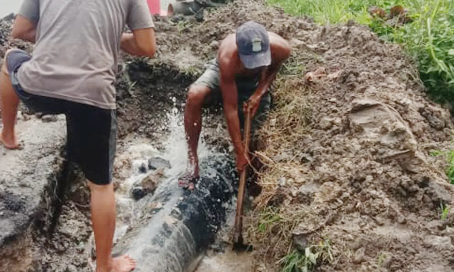 Tak Mengalir 3 Hari, Bisnis Pelanggan PDAM Tirtauli Terganggu hingga Terpaksa Beli Air Galon