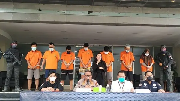 Ketahuan Positif Covid, Pria Gay Bunuh Pasangan Kencannya