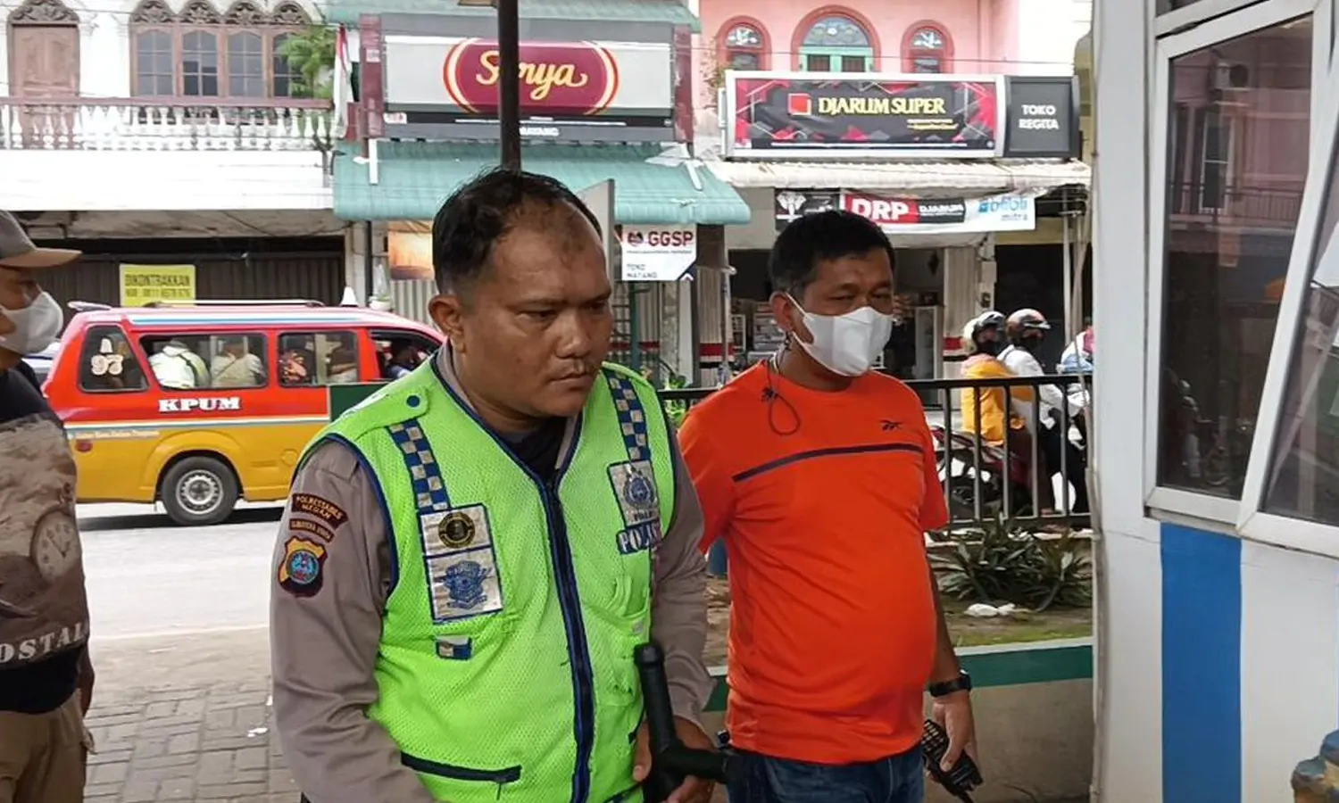 Personil Polsek Deli Tua Tangkap Polisi Gadungan yang Sering Menilang Warga