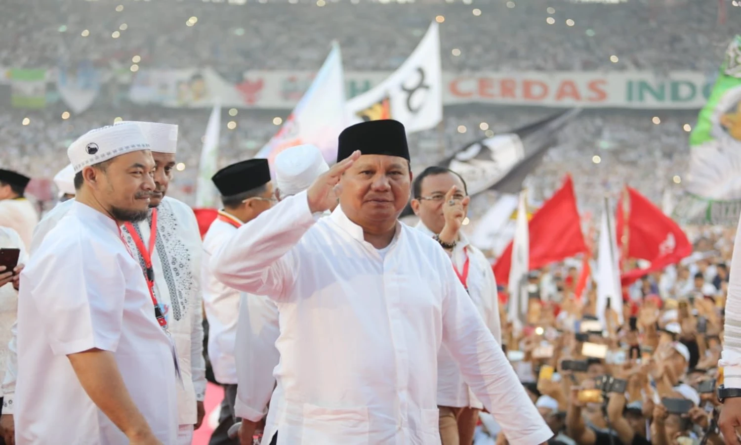 Banyak Baliho Rugikan Prabowo, Gerindra: Kita Tempuh Jalur Hukum