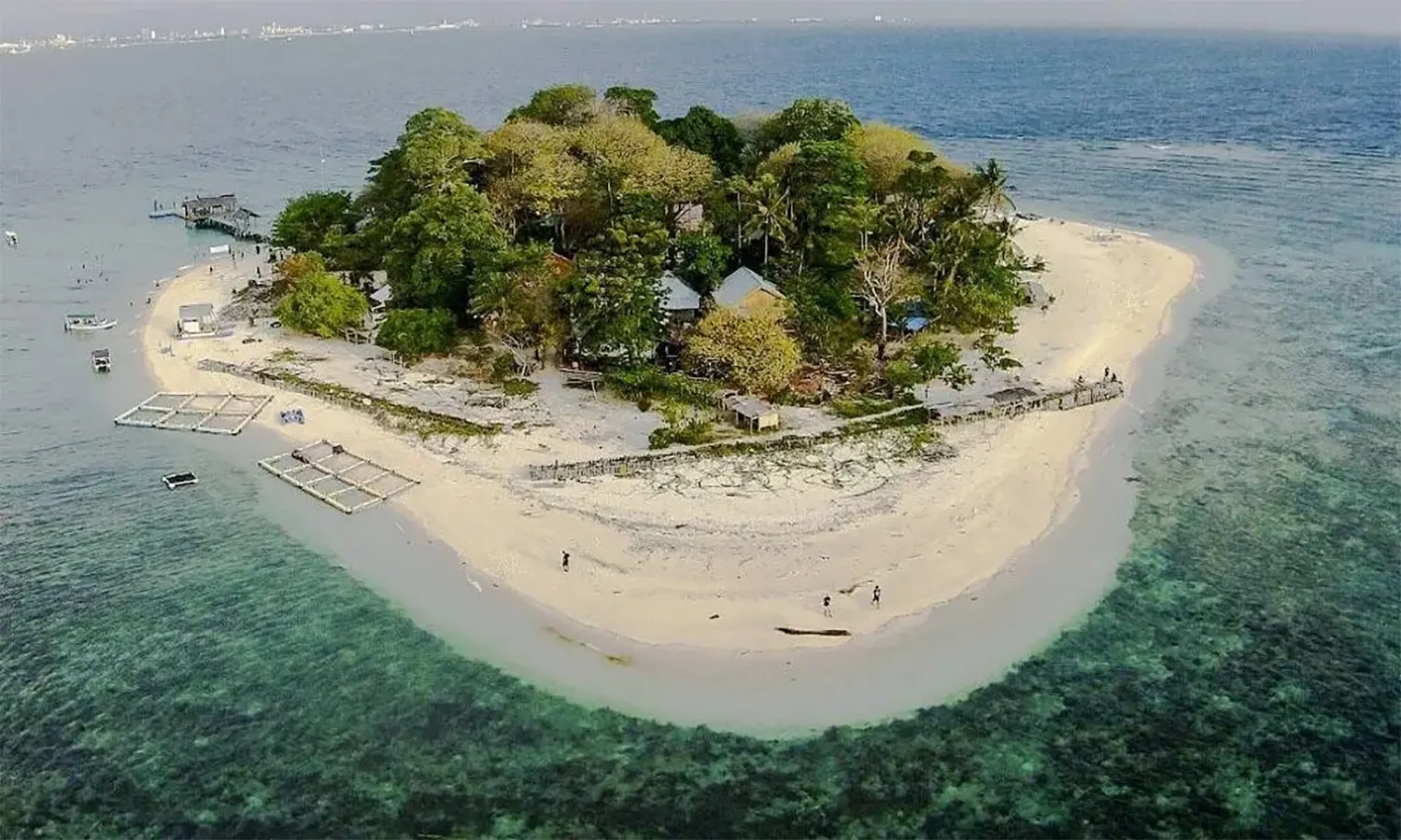 5 Pulau Terkecil di Indonesia dengan Keindahan Panoramanya