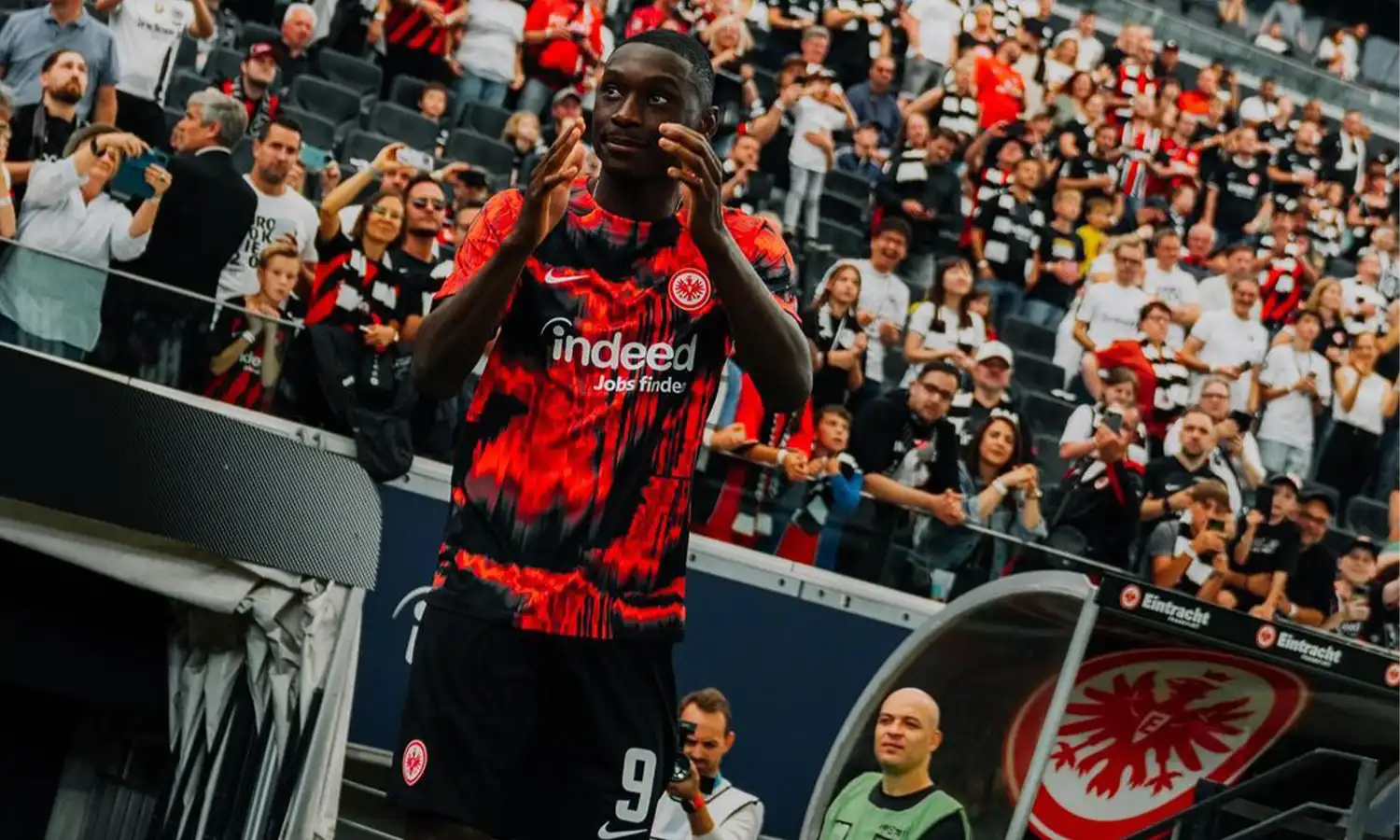 Randal Kolo Muani Menuju PSG, MU Amankan Rasmus Hojlund
