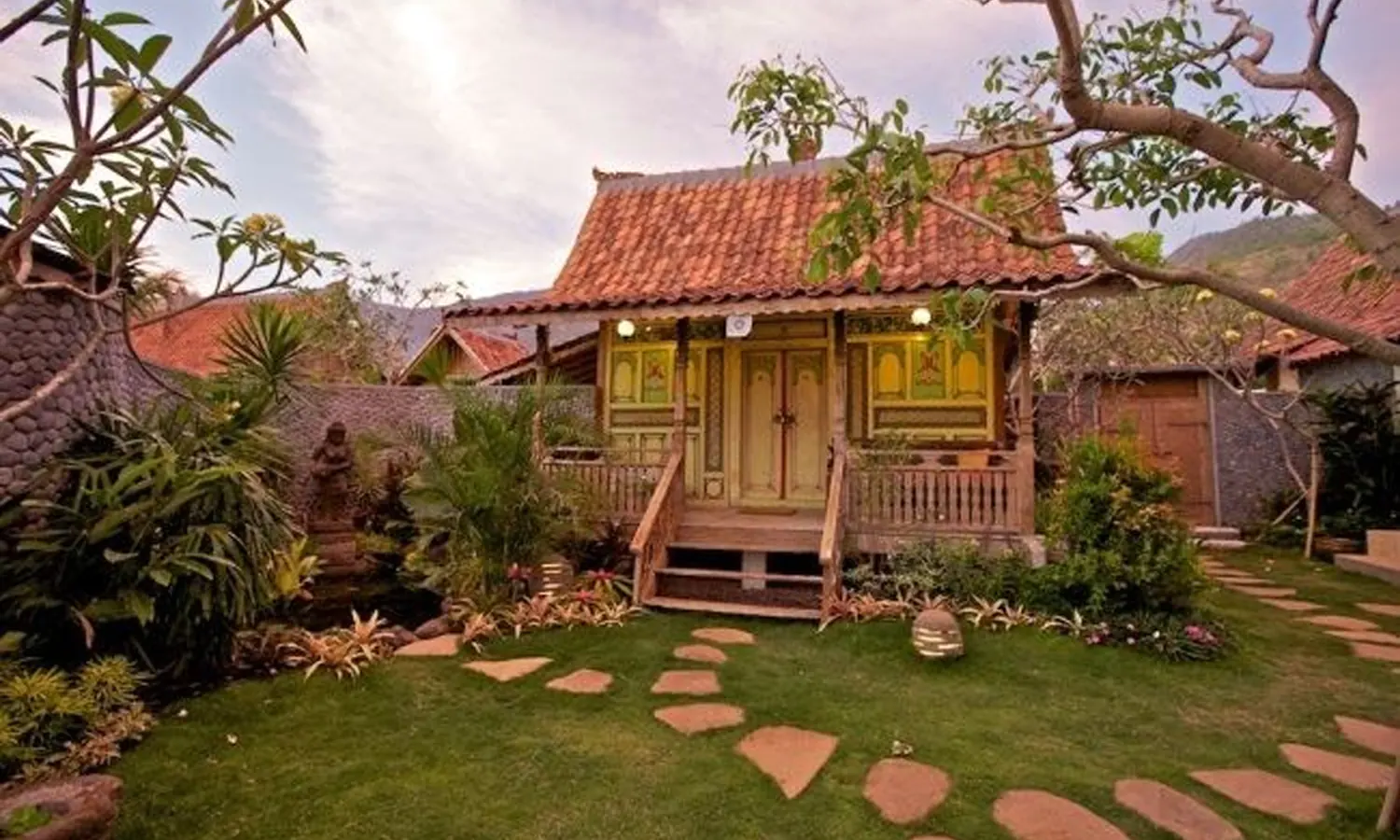 10 Gambar Rumah Kampung Sederhana Tapi Cantik