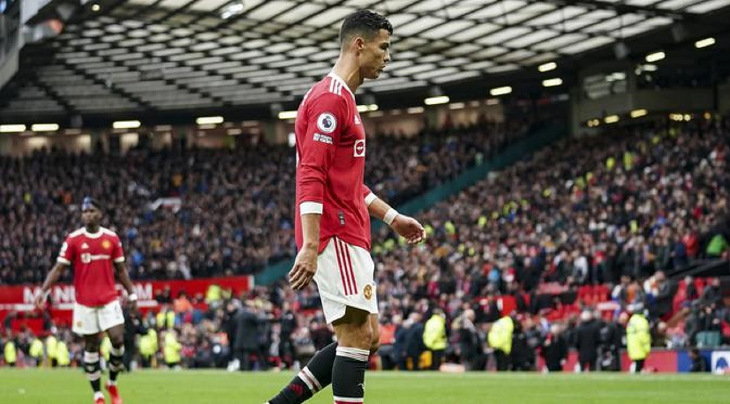 Ronaldo Langsung Meninggalkan Lapangan Pertandingan Setelah MU Bermain Imbang Lawan Everton, Pendapat Gary Neville.