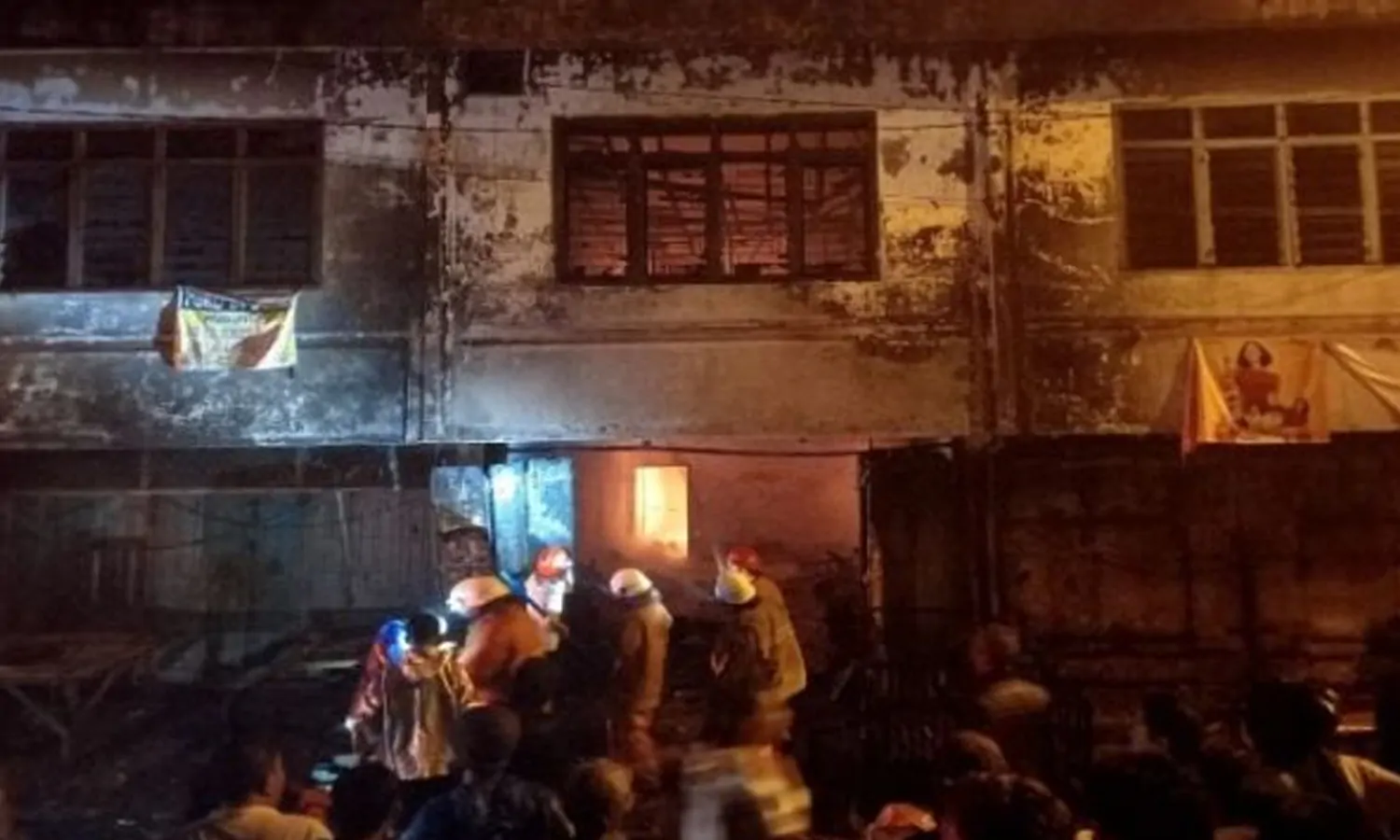 Sebuah Ruko Berisi Dagangan di Tebing Tinggi Terbakar