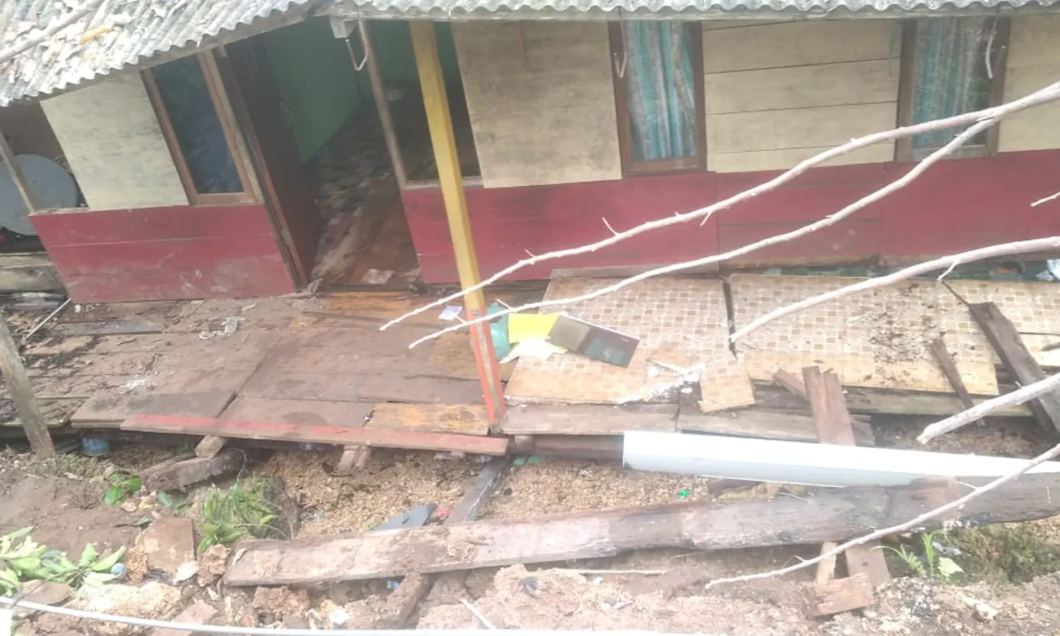 Diguncang Gempa 7,5 SR, Puluhan Rumah Warga di Kepulauan Tanimbar Rusak