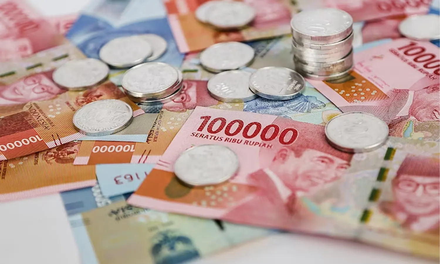 Mata Uang Asia Kompak Merosot, Rupiah Terkoreksi di Level Rp15.217 Sore Ini