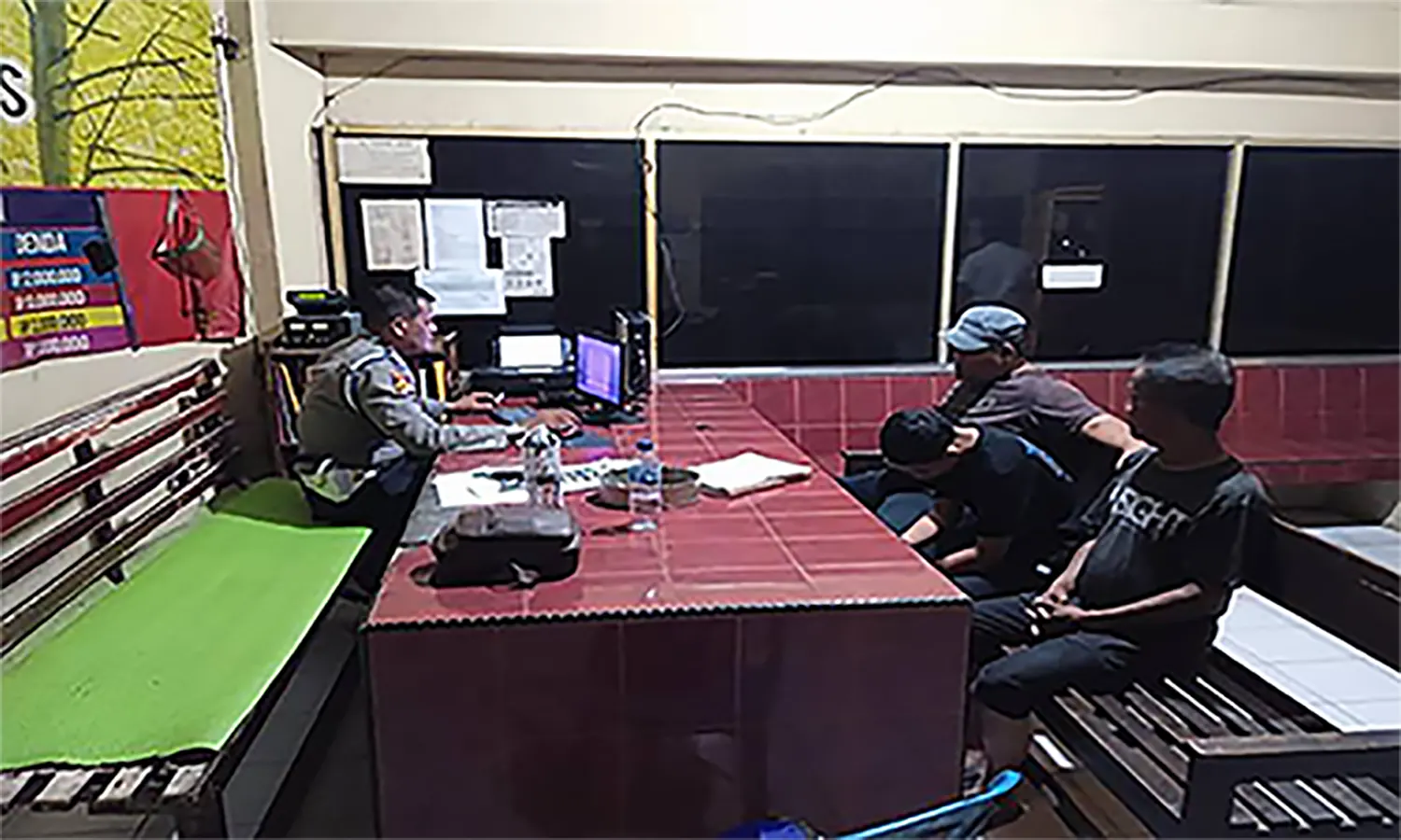 Nyamar Jadi Pemohon SIM, Kasat Lantas Polrestabes Medan Amankan 2 Calo 