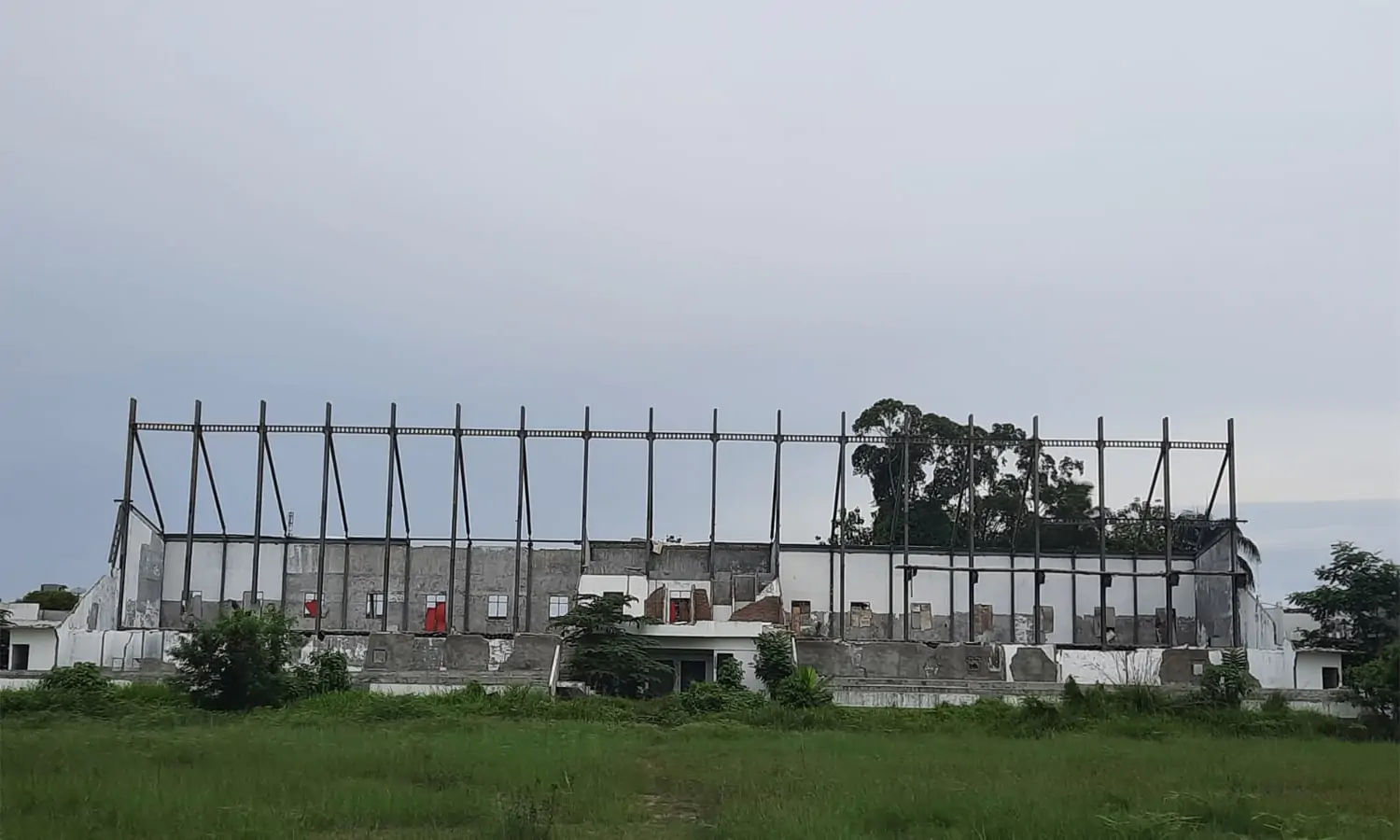 Terbengkalai, Stadion Sangnawaluh Siantar jadi Sasaran Maling Besi