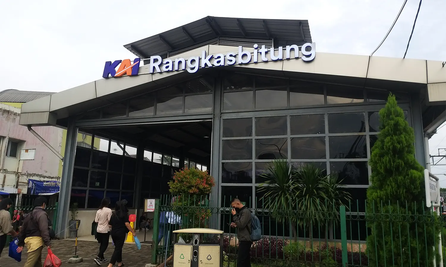 PT Kereta Commuter Indonesia Masih Mengkaji Bersama Pemerintah Mengenai Kenaikan Tarif KRL Tahun 2023