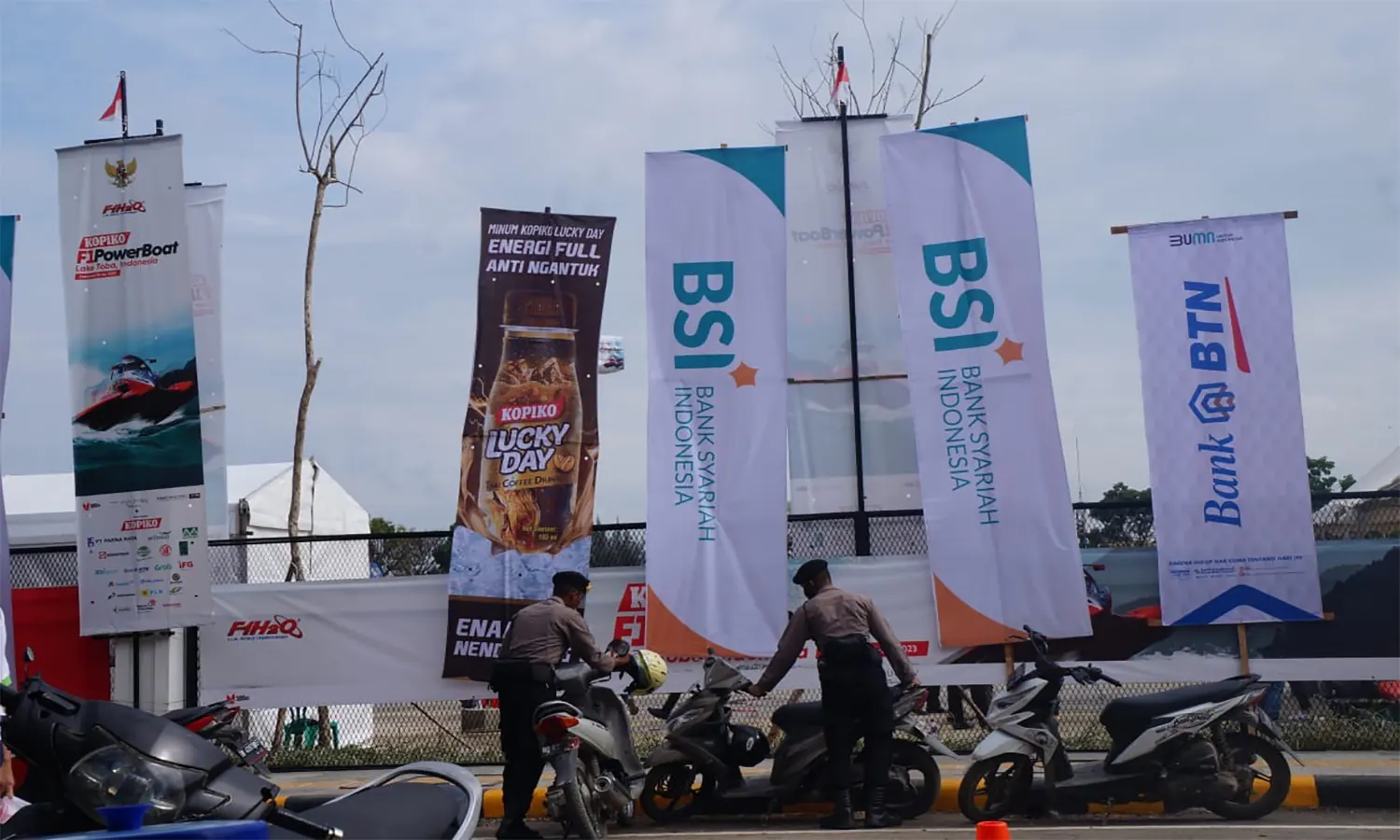 Kendaraan Tanpa Stiker Diusir demi SterilisasiÂ 