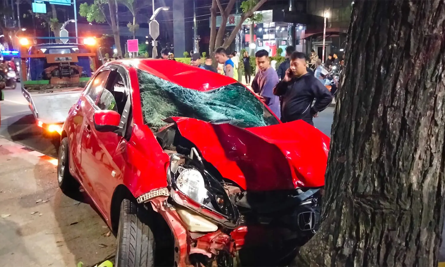 Melaju Kencang, Pengendara Mobil Menabrak Pesepeda Motor, Dua Pelajar Tewas