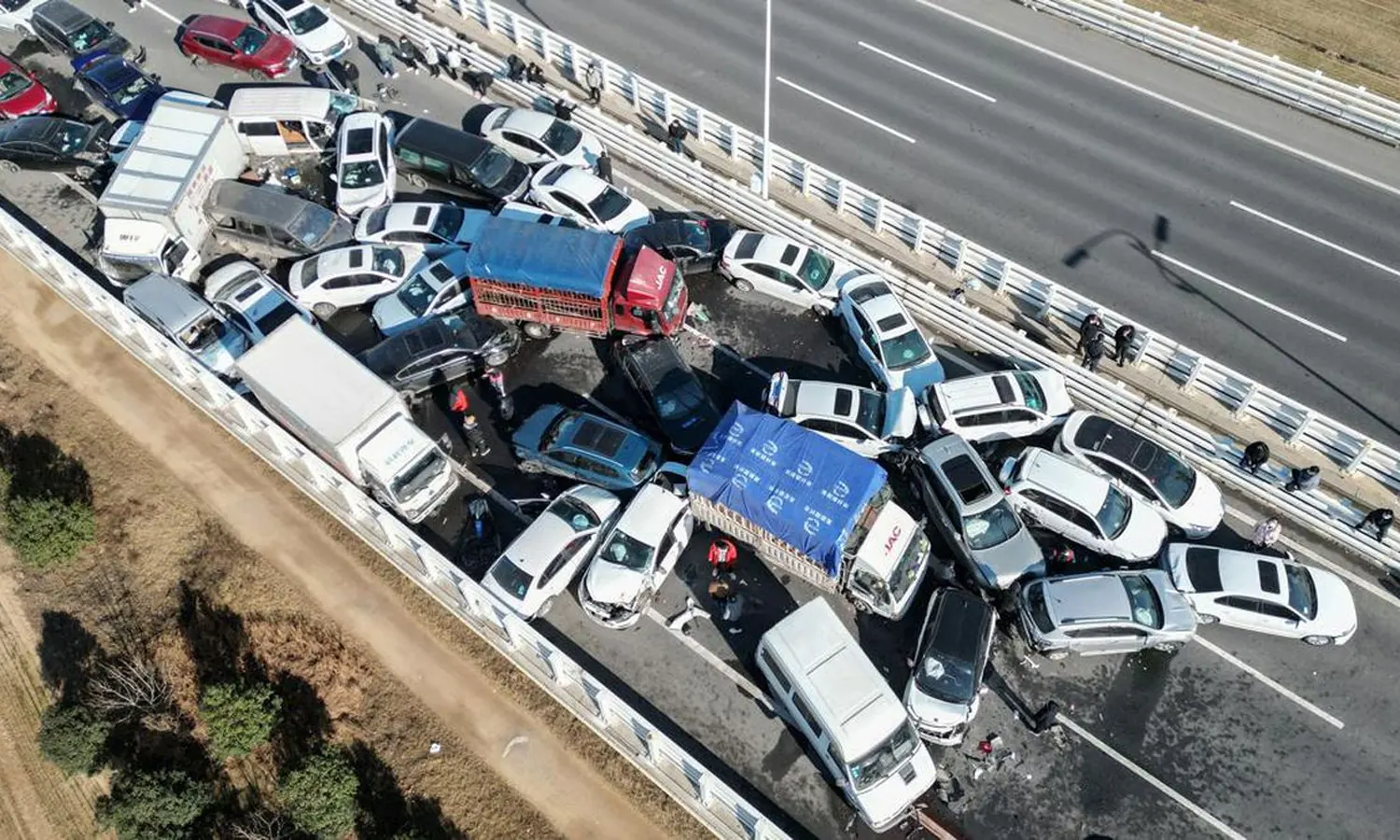Situasi Mencekam saat Ratusan Mobil Saling Tabrak di China Akibat Kabut Tebal
