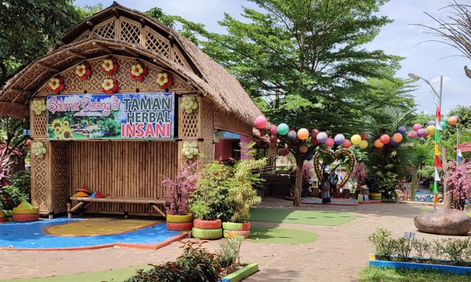 Taman Herbal Insani Depok: Daya Tarik, Harga Tiket Masuk dan Lokasinya