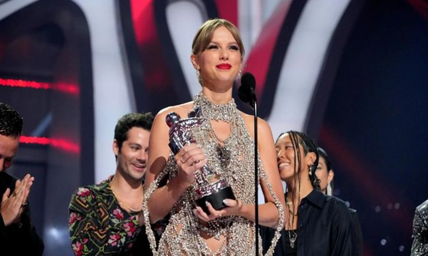 Daftar Lengkap Pemenang MTV Video Music Awads 2022, Taylor Swift Raih Piala Video of The Year