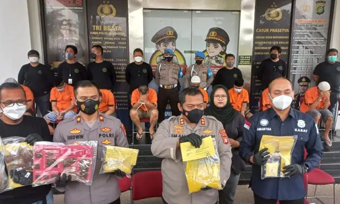 Pengungkapan Pabrik Tembakau Sintetis di Tangerang