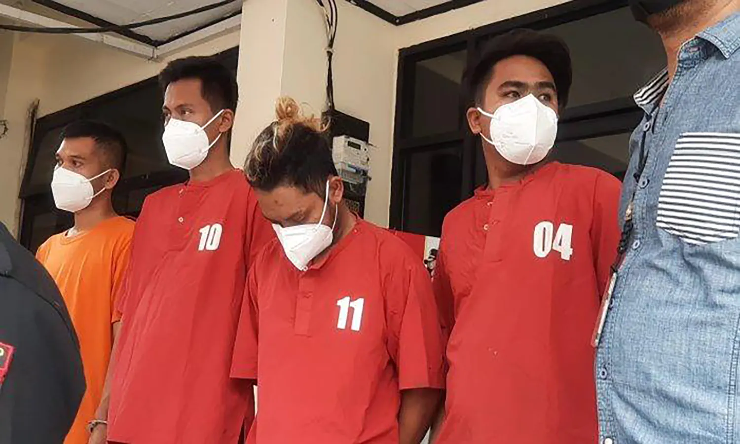 Jual Oli Mesin Kendaraan Palsu, Pelaku di Bekasi Terancam Hukuman 5 Tahun Penjara