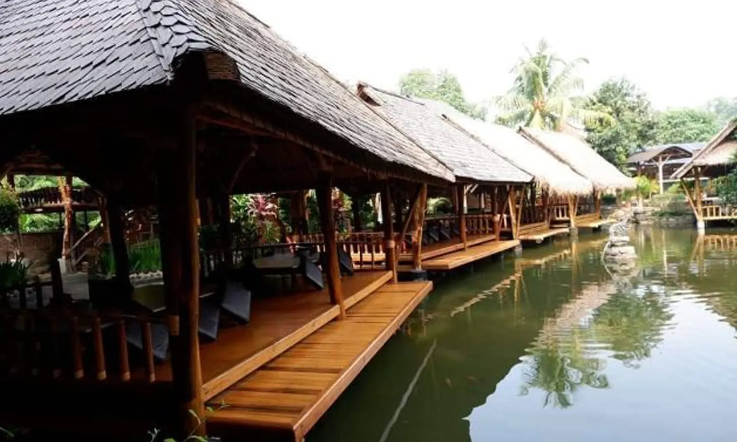 8 Rekomendasi Tempat Makan Keluarga di Depok